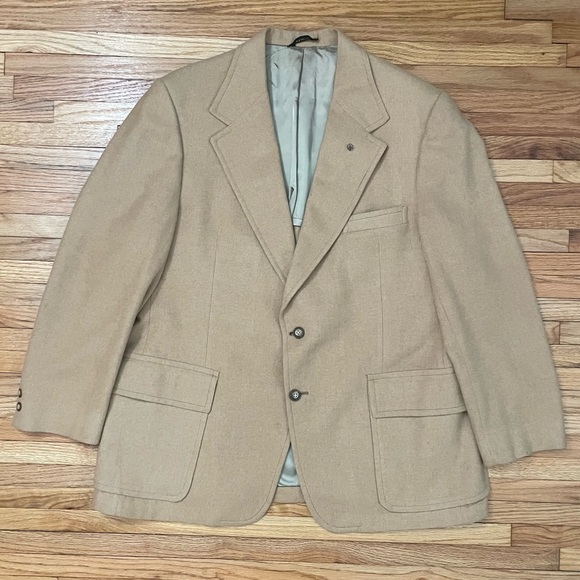 Vintage Camel Hair Blazer - Picture 3 of 14